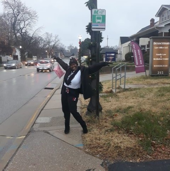 Meet your Posher, Iyemary - Picture 1 of 1